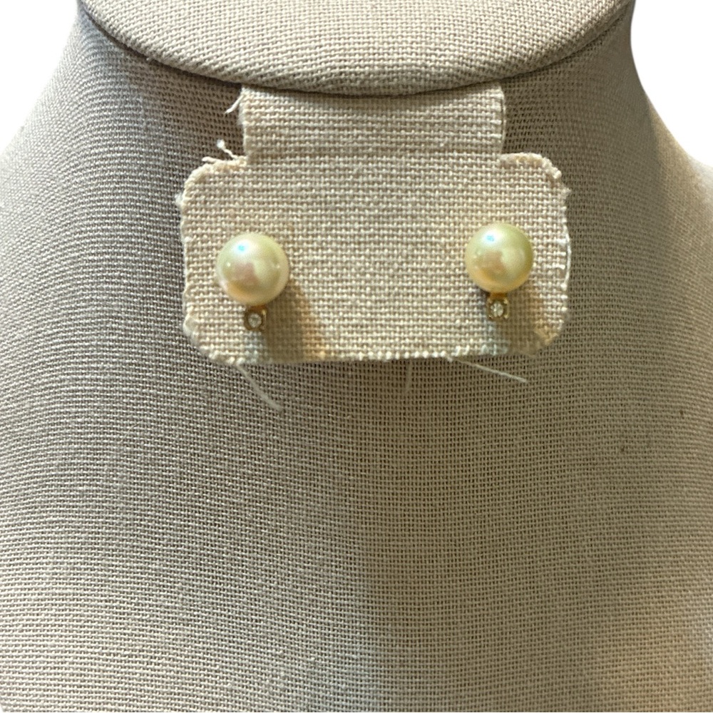 Christian Dior Gold Pearl Stud Earrings
